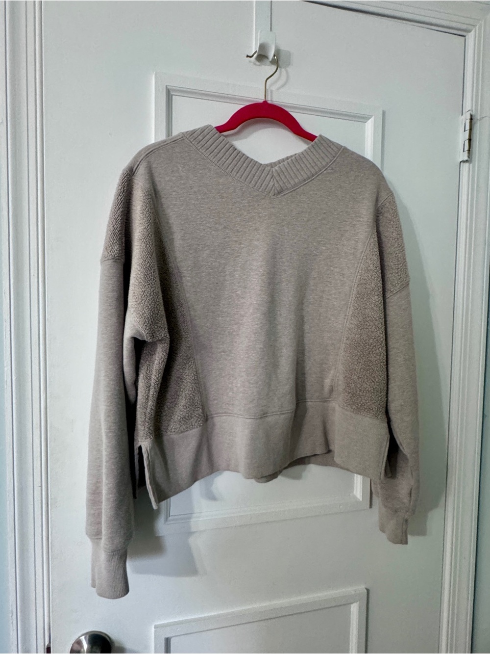 Aerie V-Neck Pullover Sweater in Light Taupe